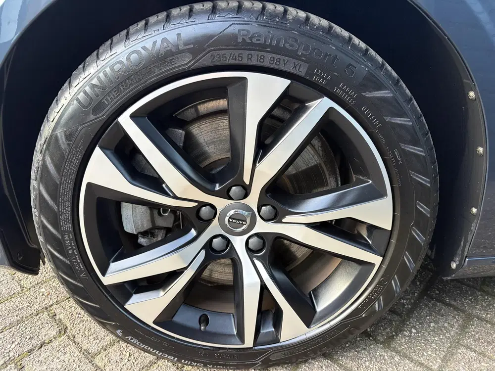 Volvo S60 Recharge T8 AWD R-DESIGN uit 2021, foto 10