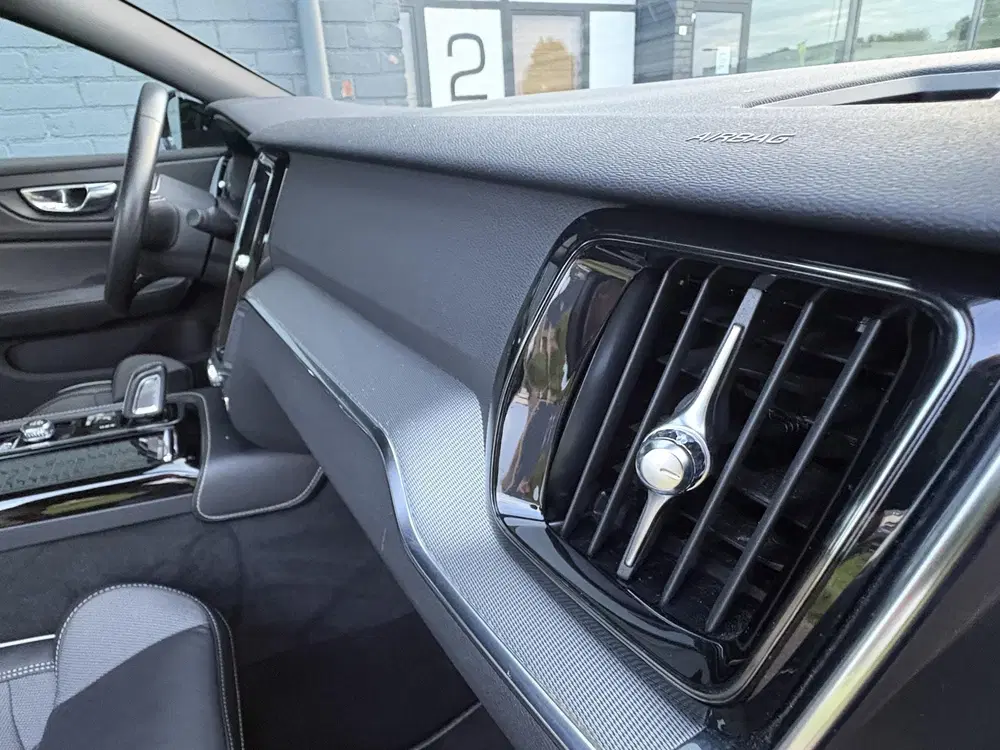 Volvo S60 Recharge T8 AWD R-DESIGN uit 2021, foto 13