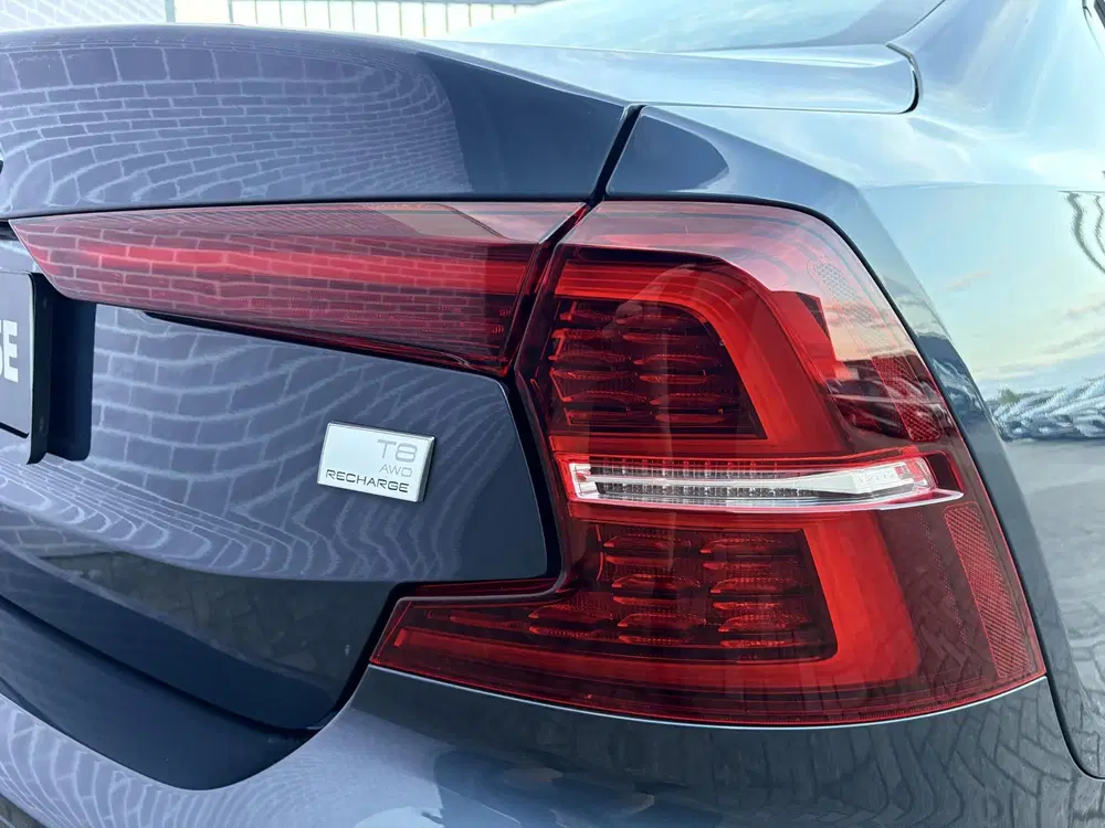 Volvo S60 Recharge T8 AWD R-DESIGN uit 2021, foto 14