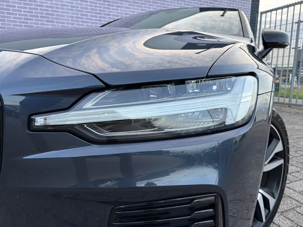 Volvo S60 Recharge T8 AWD R-DESIGN uit 2021, foto 15