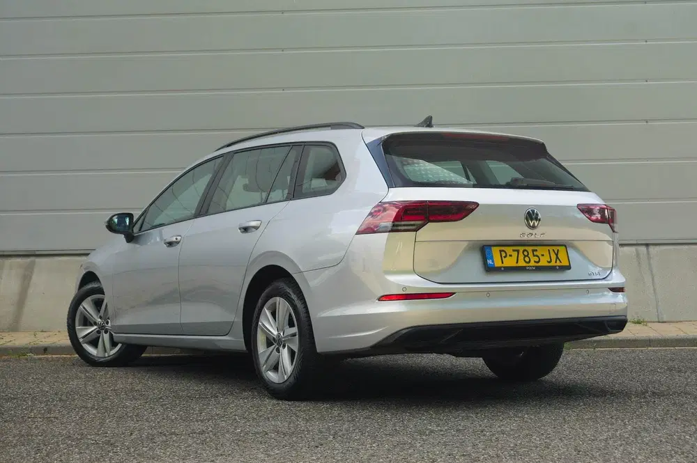 Volkswagen Golf 1.0 eTSI 110pk DSG Life uit 2022, foto 12