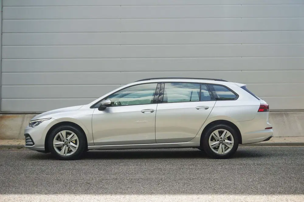 Volkswagen Golf 1.0 eTSI 110pk DSG Life uit 2022, foto 13