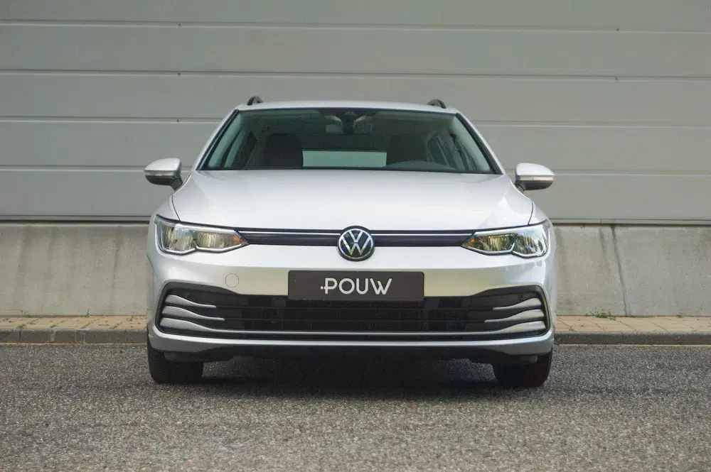 Volkswagen Golf 1.0 eTSI 110pk DSG Life uit 2022, foto 8