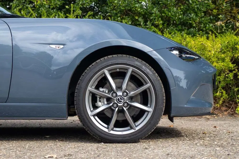 Mazda MX-5 ND 2.0l SkyActiv-G 184 GT-M Polymetal Gray uit 2023, foto 8