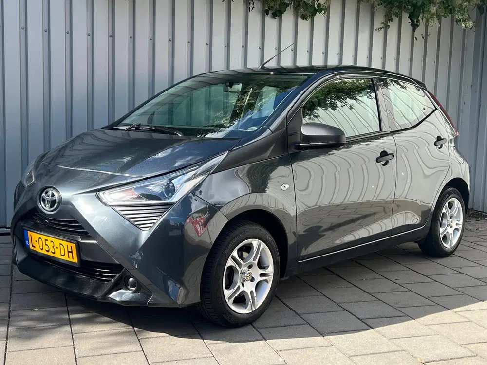 Toyota Aygo 1.0 VVT-i x-fun uit 2021