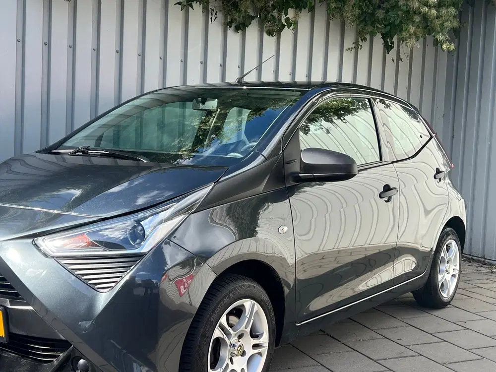 Toyota Aygo 1.0 VVT-i x-fun uit 2021, foto 2