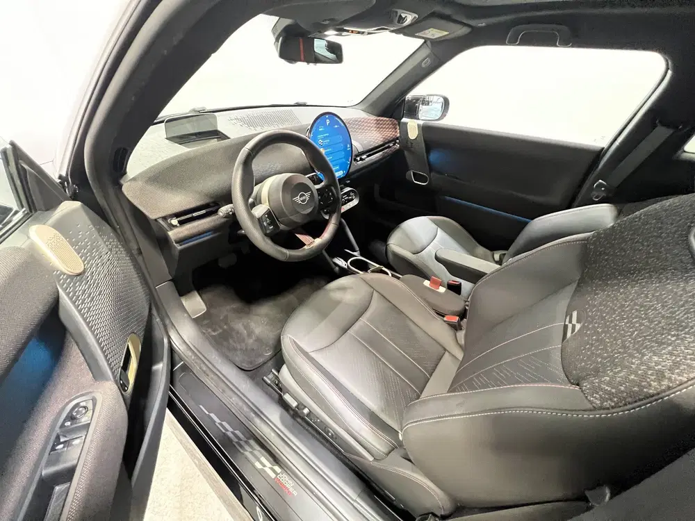 Mini John Cooper Works Cooper SE John Cooper Works 54.2 kWh uit 2024, foto 6