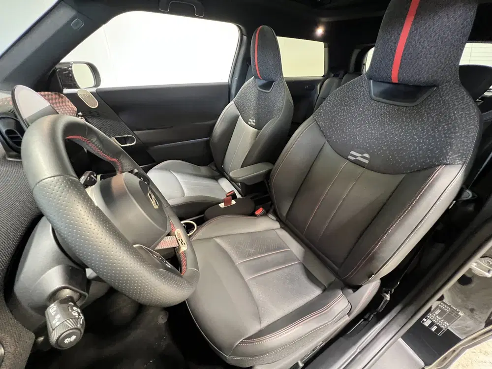 Mini John Cooper Works Cooper SE John Cooper Works 54.2 kWh uit 2024, foto 7