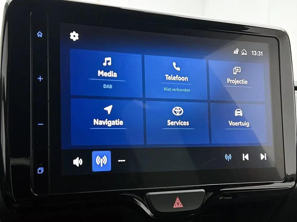 Toyota Yaris Cross 1.5 Hybrid Dynamic + Limited Dealer Onder uit 2023, foto 9