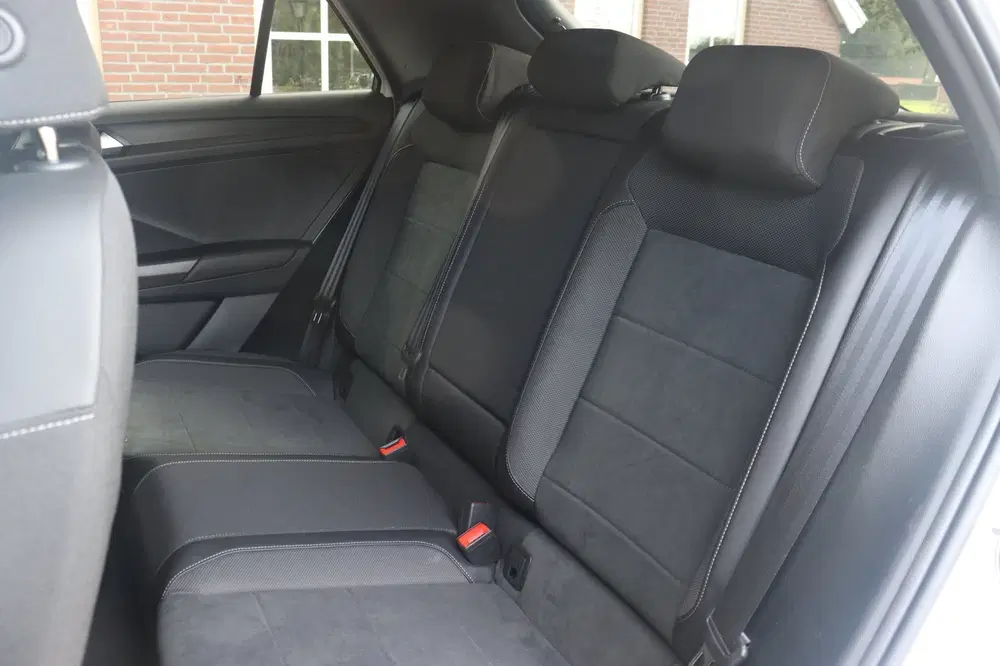 Volkswagen T-Roc 1.5TSI R-Line DSG uit 2024, foto 12