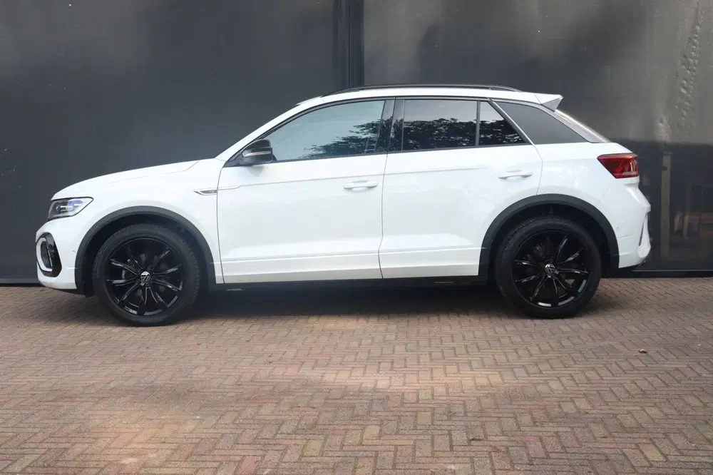 Volkswagen T-Roc 1.5TSI R-Line DSG uit 2024, foto 4