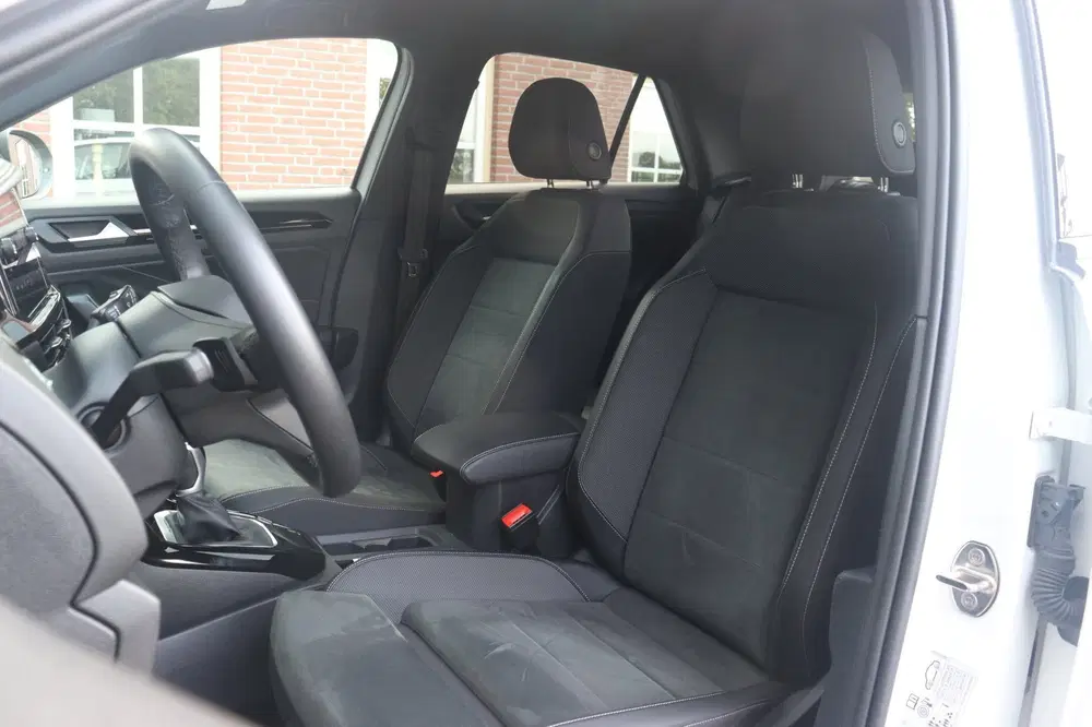 Volkswagen T-Roc 1.5TSI R-Line DSG uit 2024, foto 9