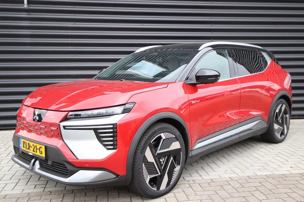 Mitsubishi Eclipse Cross Intense+ 87 kWh Zwart dak uit 2026, foto 14