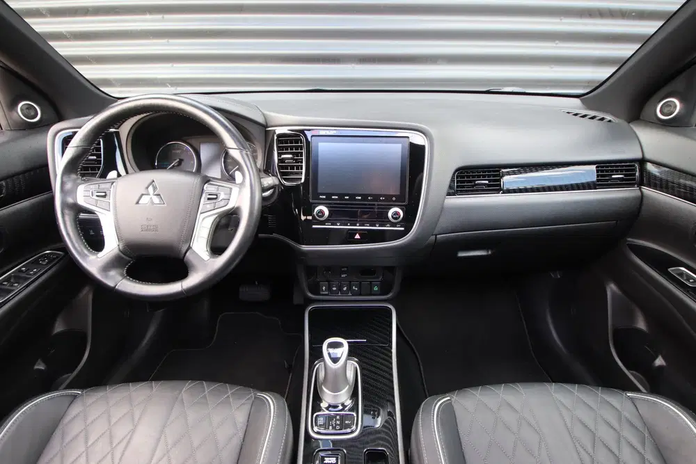 Mitsubishi Outlander 2.4 PHEV Instyle Opendak uit 2021, foto 4