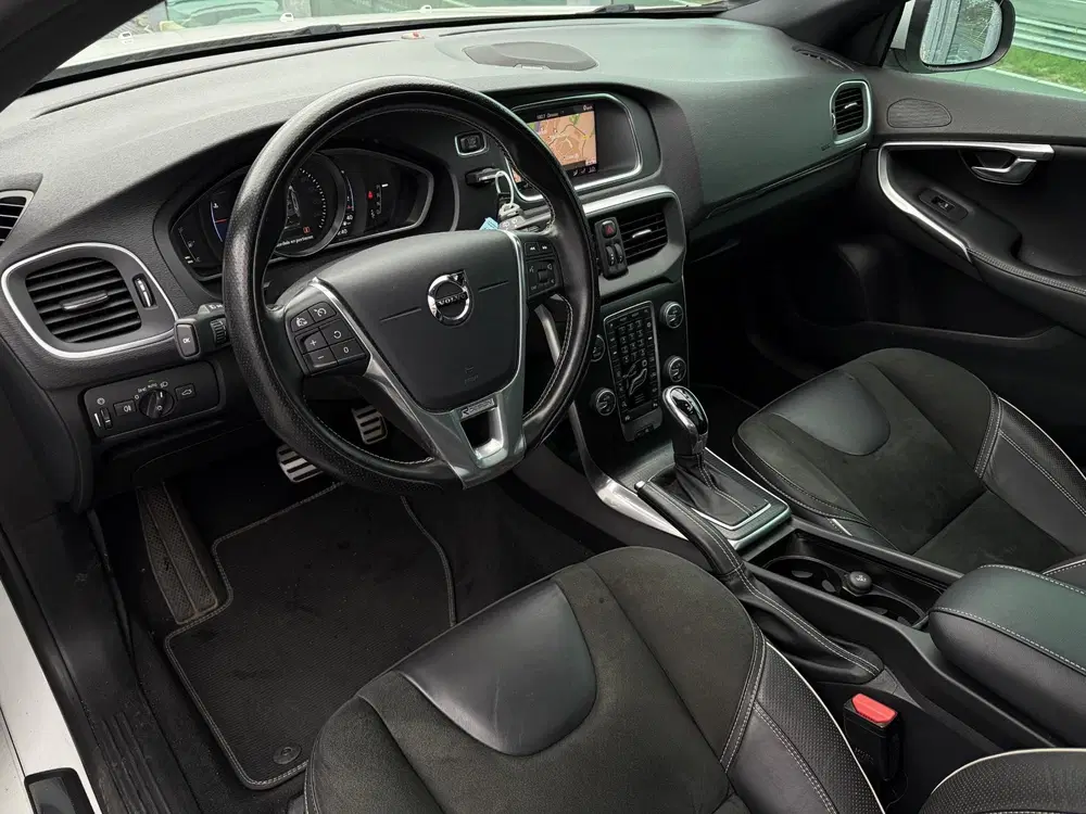 Volvo V40 1.5 T3 Polar+ Sport Automaat uit 2019, foto 4