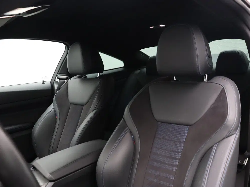 BMW 4-serie Coupé M440i xDrive High Executive uit 2021, foto 13