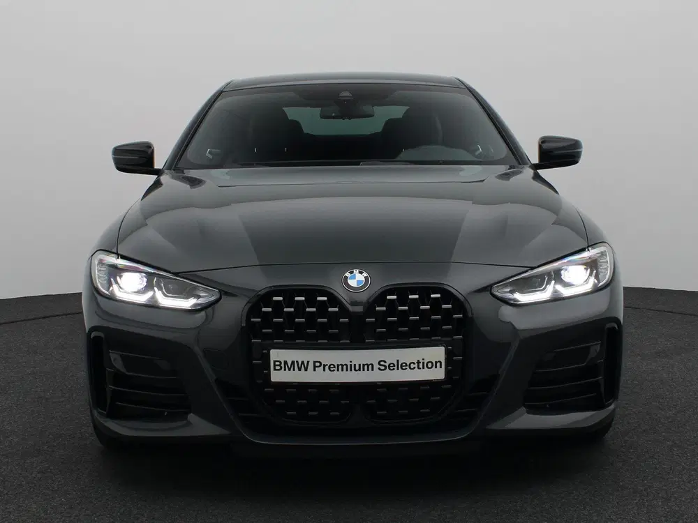 BMW 4-serie Coupé M440i xDrive High Executive uit 2021, foto 3