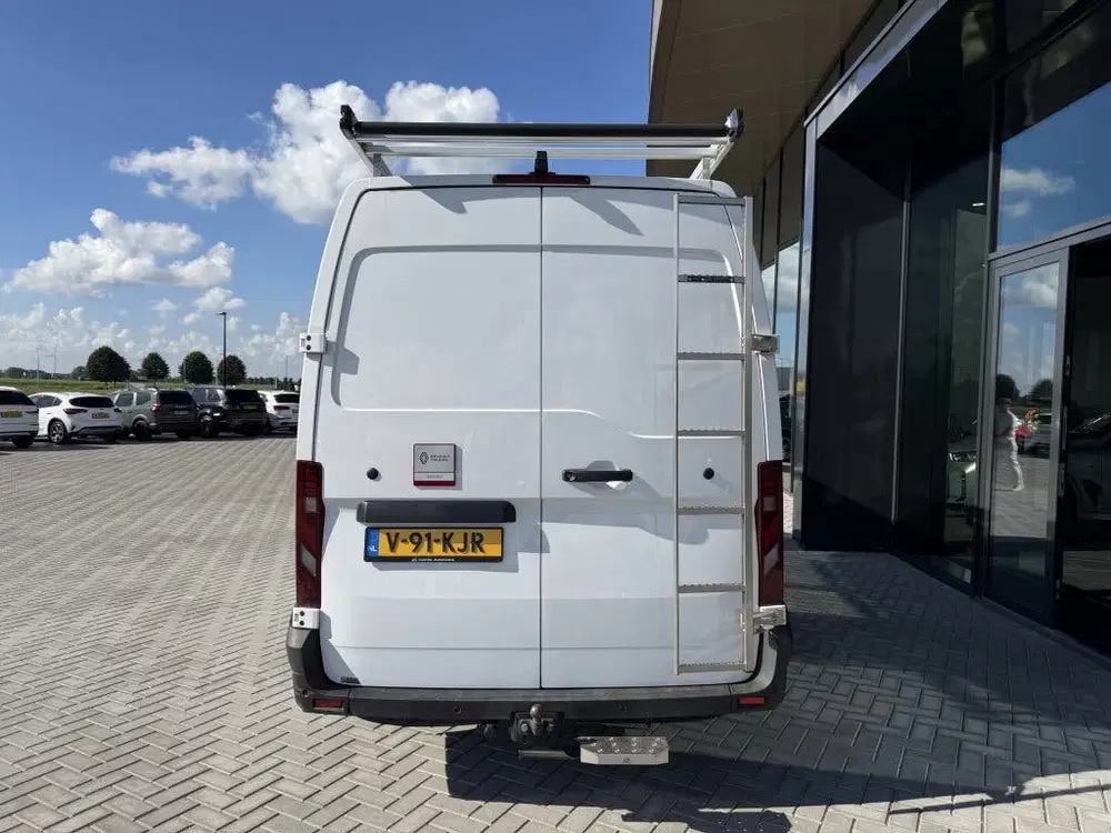 Renault Master T35 2.0dCi L3H2 uit 2024, foto 2