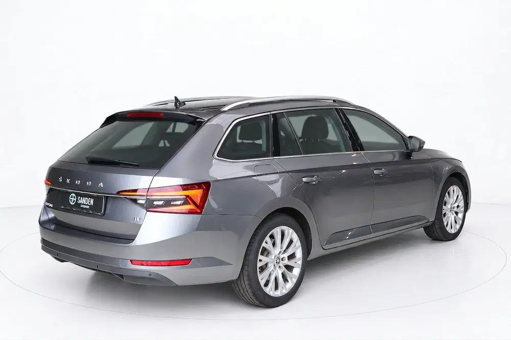Skoda Superb 1.4 TSI iV Business Edition Plus uit 2023, foto 15