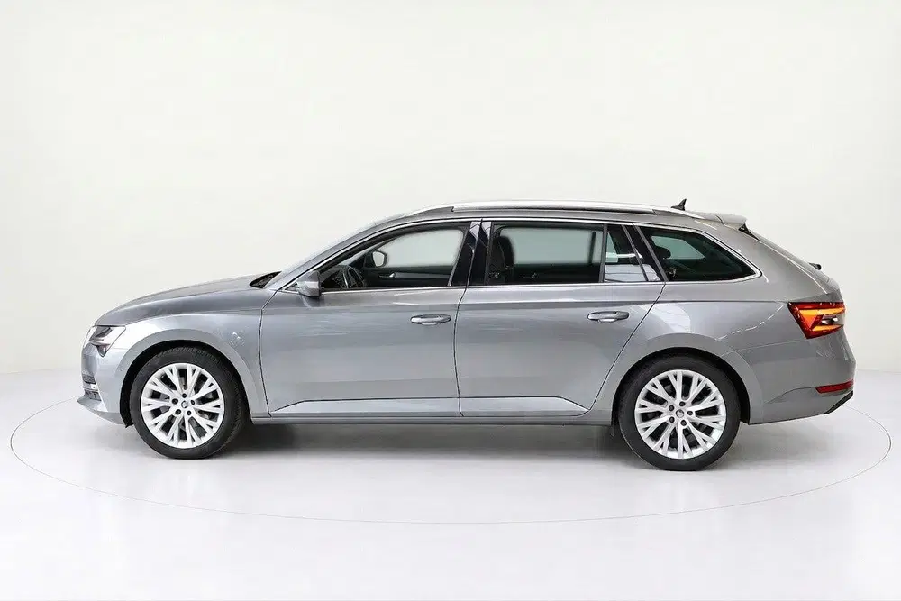 Skoda Superb 1.4 TSI iV Business Edition Plus uit 2023, foto 2