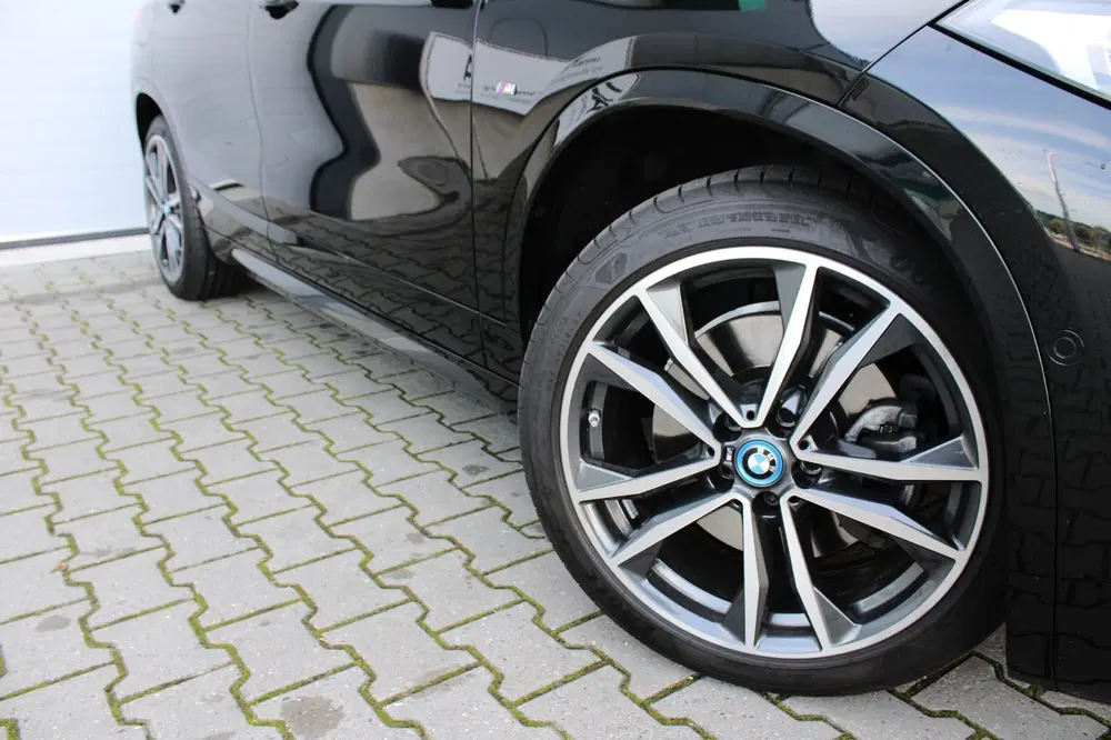 BMW X2 XDrive25e HIGH EXECUTIVE M SPORT PRO uit 2024, foto 12
