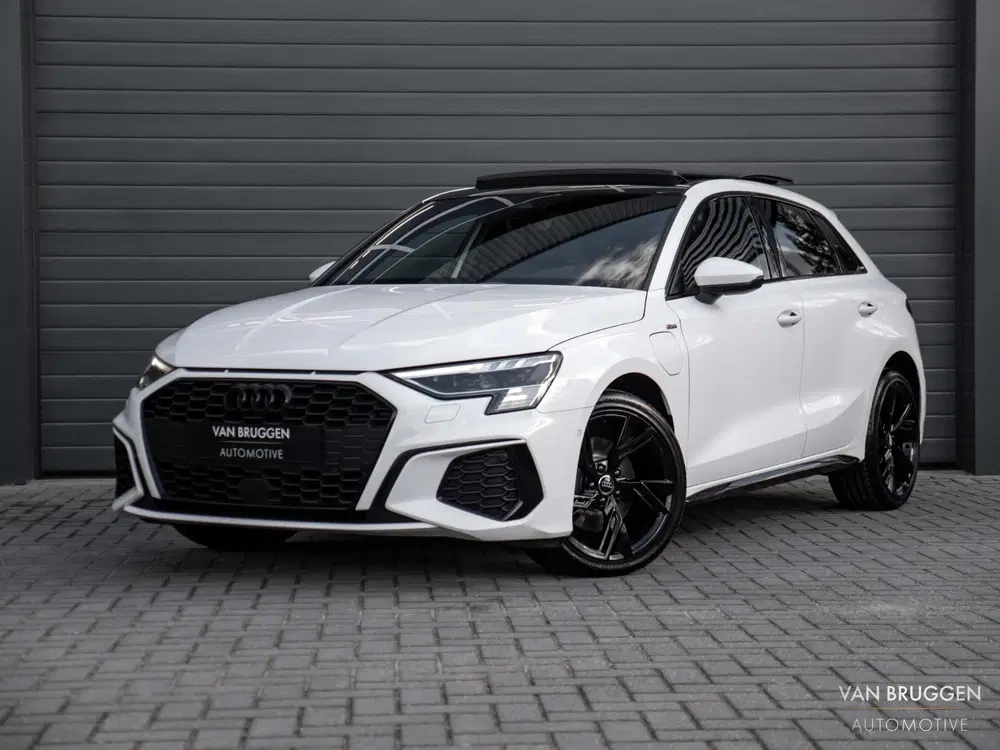Audi A3 40 TFSI e S-Line Pano RS-Stoelen Massage S uit 2022