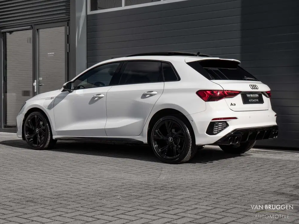 Audi A3 40 TFSI e S-Line Pano RS-Stoelen Massage S uit 2022, foto 13