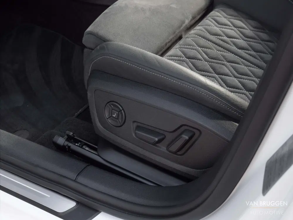 Audi A3 40 TFSI e S-Line Pano RS-Stoelen Massage S uit 2022, foto 15