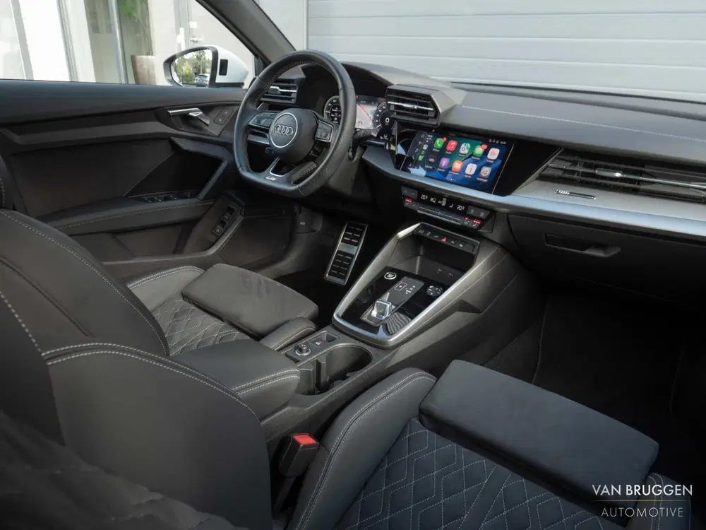 Audi A3 40 TFSI e S-Line Pano RS-Stoelen Massage S uit 2022, foto 5