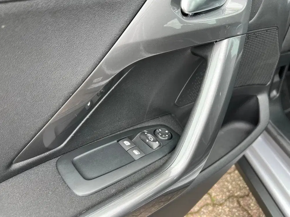 Peugeot 2008 1.2 PureTech uit 2019, foto 9