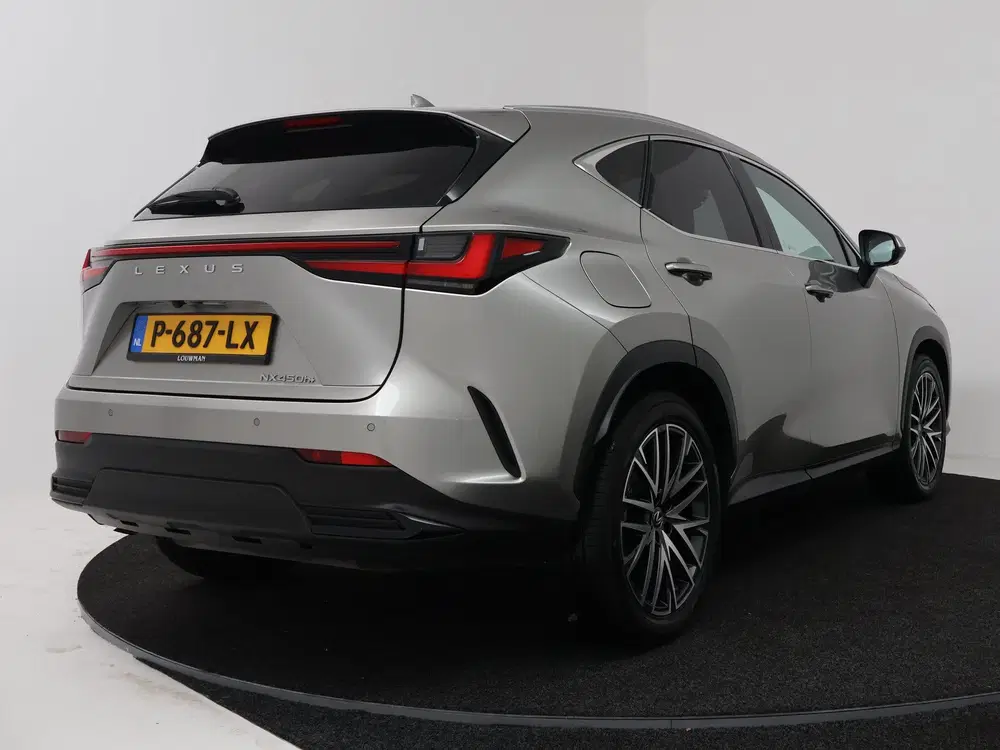 Lexus NX 450h+ AWD Launch Edition uit 2022, foto 3