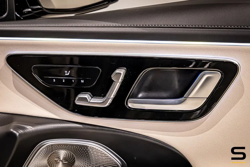 Mercedes-Benz E-Klasse 300 e Exclusive Line uit 2024, foto 11