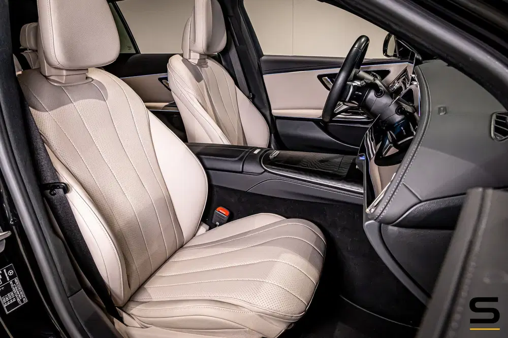 Mercedes-Benz E-Klasse 300 e Exclusive Line uit 2024, foto 12