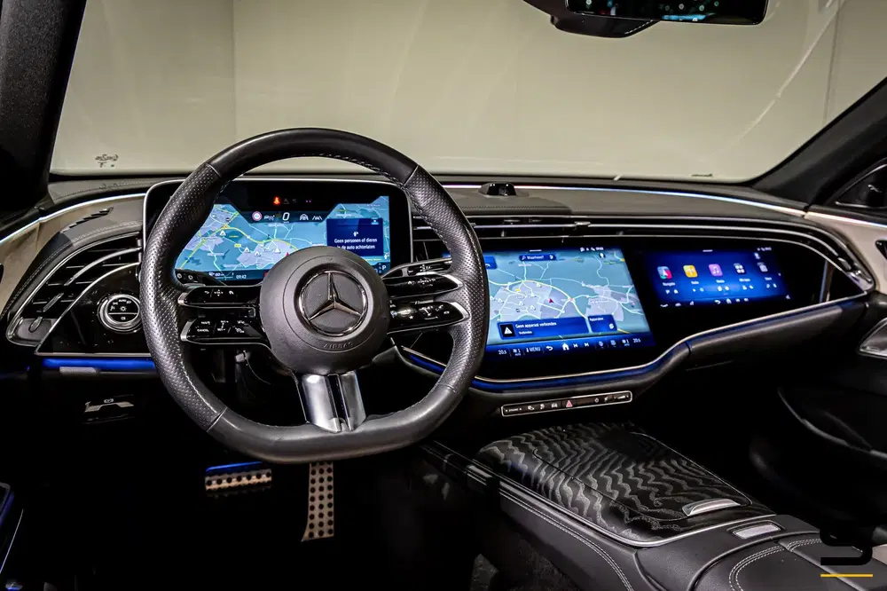 Mercedes-Benz E-Klasse 300 e Exclusive Line uit 2024, foto 15
