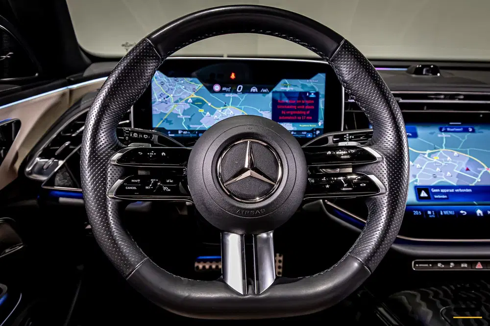 Mercedes-Benz E-Klasse 300 e Exclusive Line uit 2024, foto 5