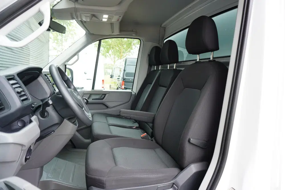 Volkswagen Crafter 140pk Bakwagen Laadklep Zijdeur Apple Car uit 2023, foto 12
