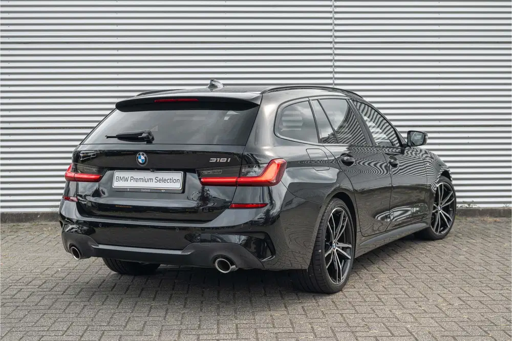BMW 3-serie 318i Executive M Sport Automaat uit 2021, foto 2