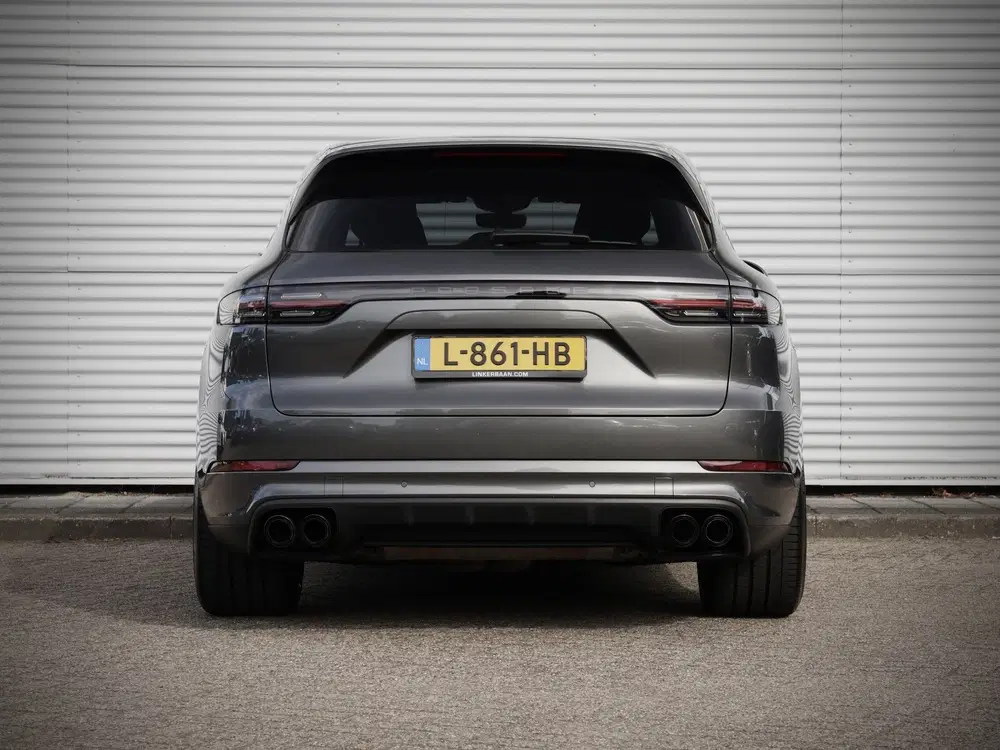 Porsche Cayenne 3.0 E-Hybrid uit 2021, foto 13