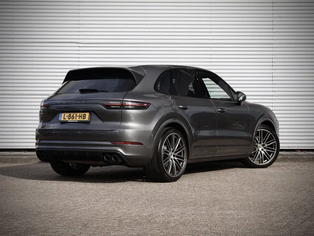 Porsche Cayenne 3.0 E-Hybrid uit 2021, foto 4