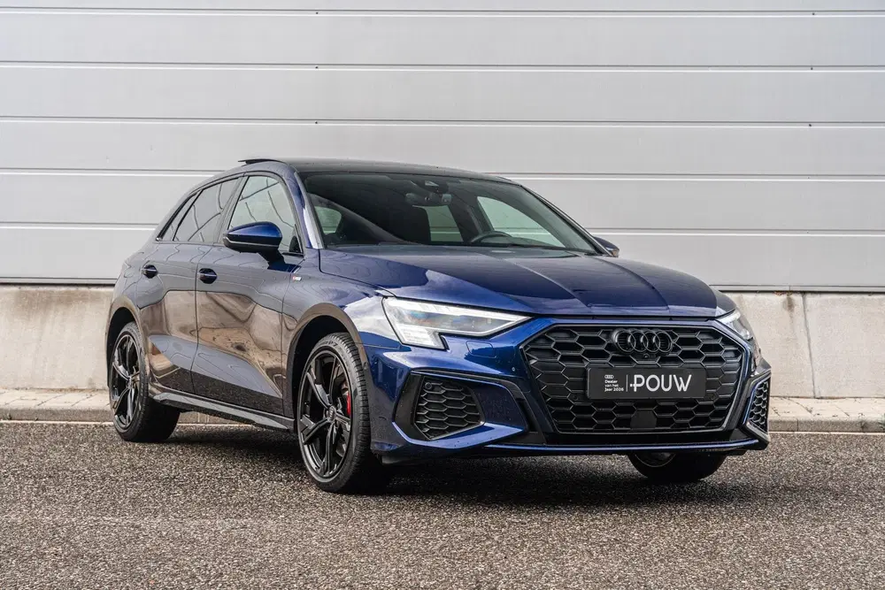 Audi A3 45 TFSIe 245pk PHEV S Edition Competition uit 2023, foto 11