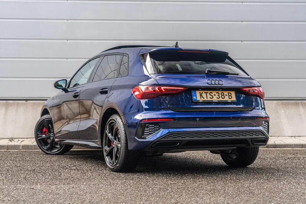 Audi A3 45 TFSIe 245pk PHEV S Edition Competition uit 2023, foto 13