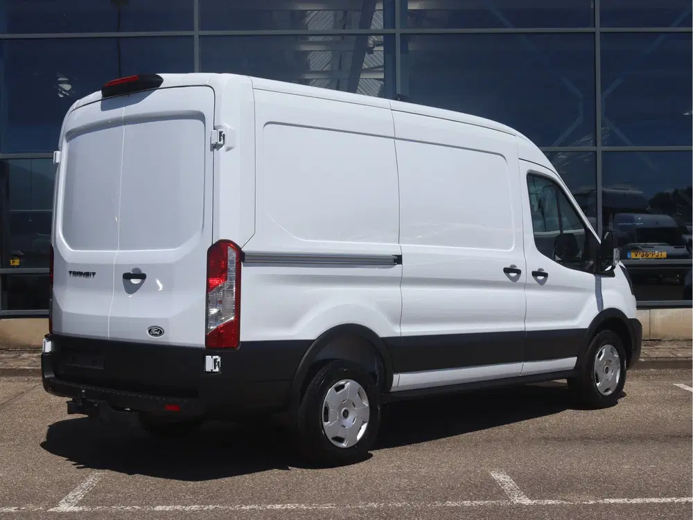 Ford Transit 350 2.0 TDCI 130 pk L2H2 Trend uit 2024, foto 2