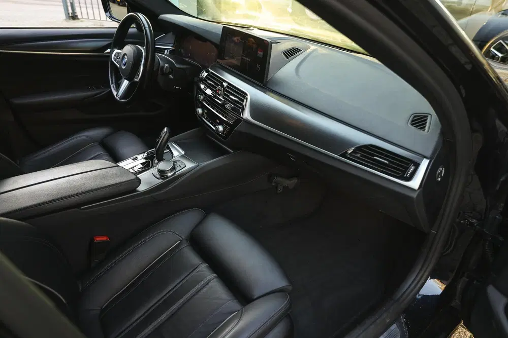 BMW 5-serie 530e High Executive M Sport Automaat uit 2021, foto 10