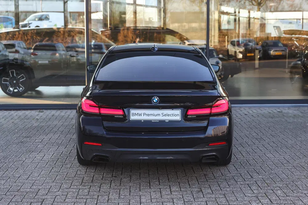 BMW 5-serie 530e High Executive M Sport Automaat uit 2021, foto 6