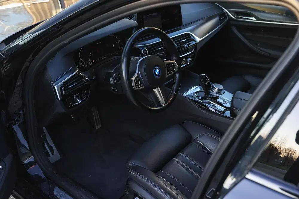 BMW 5-serie 530e High Executive M Sport Automaat uit 2021, foto 9