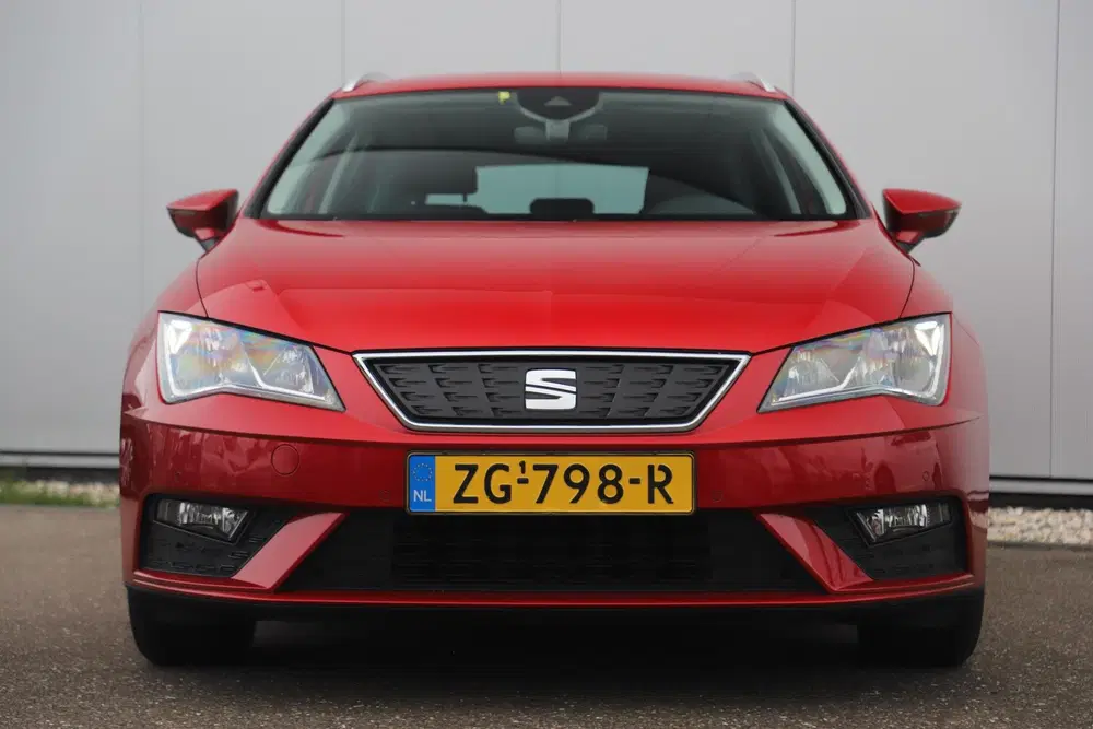 SEAT Leon 1.0 EcoTSI Style Business Intense DSG Auto uit 2019, foto 2