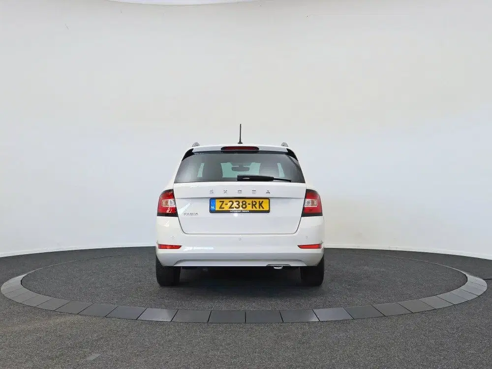 Skoda Fabia 1.0 TSI Business Edition uit 2022, foto 10