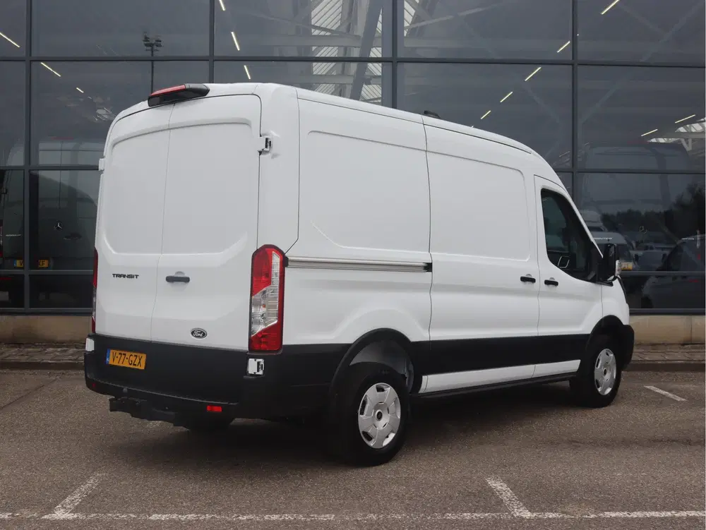 Ford Transit 350 2.0 TDCI 130 pk L2H2 Trend uit 2024, foto 2