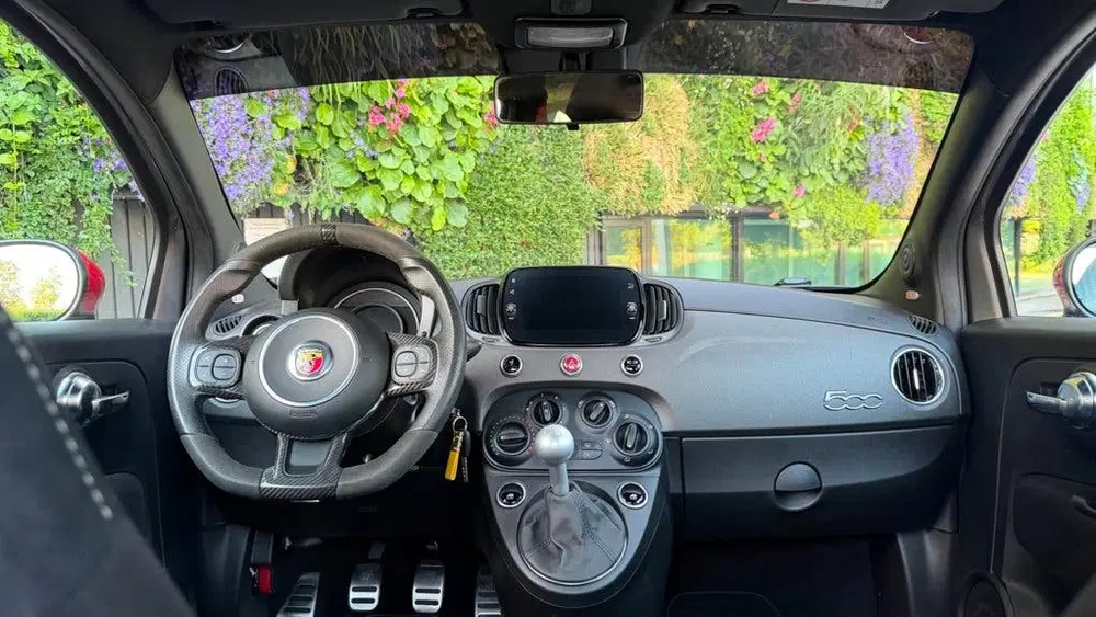 Abarth 695 1.4 T-Jet Abarth Competizione uit 2022, foto 13