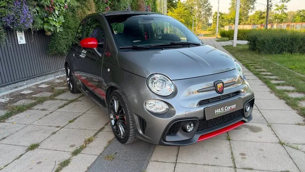 Abarth 695 1.4 T-Jet Abarth Competizione uit 2022, foto 9